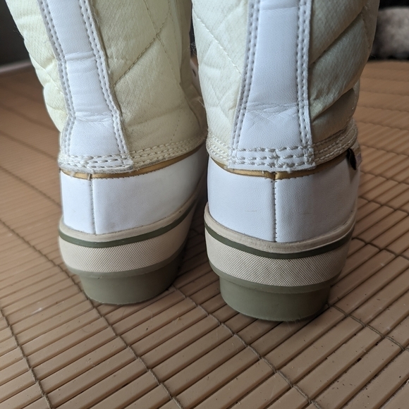 Skechers Skech-tex Waterproof  Womens white Boots Size 8.5M faux coyote fur line - Picture 7 of 11